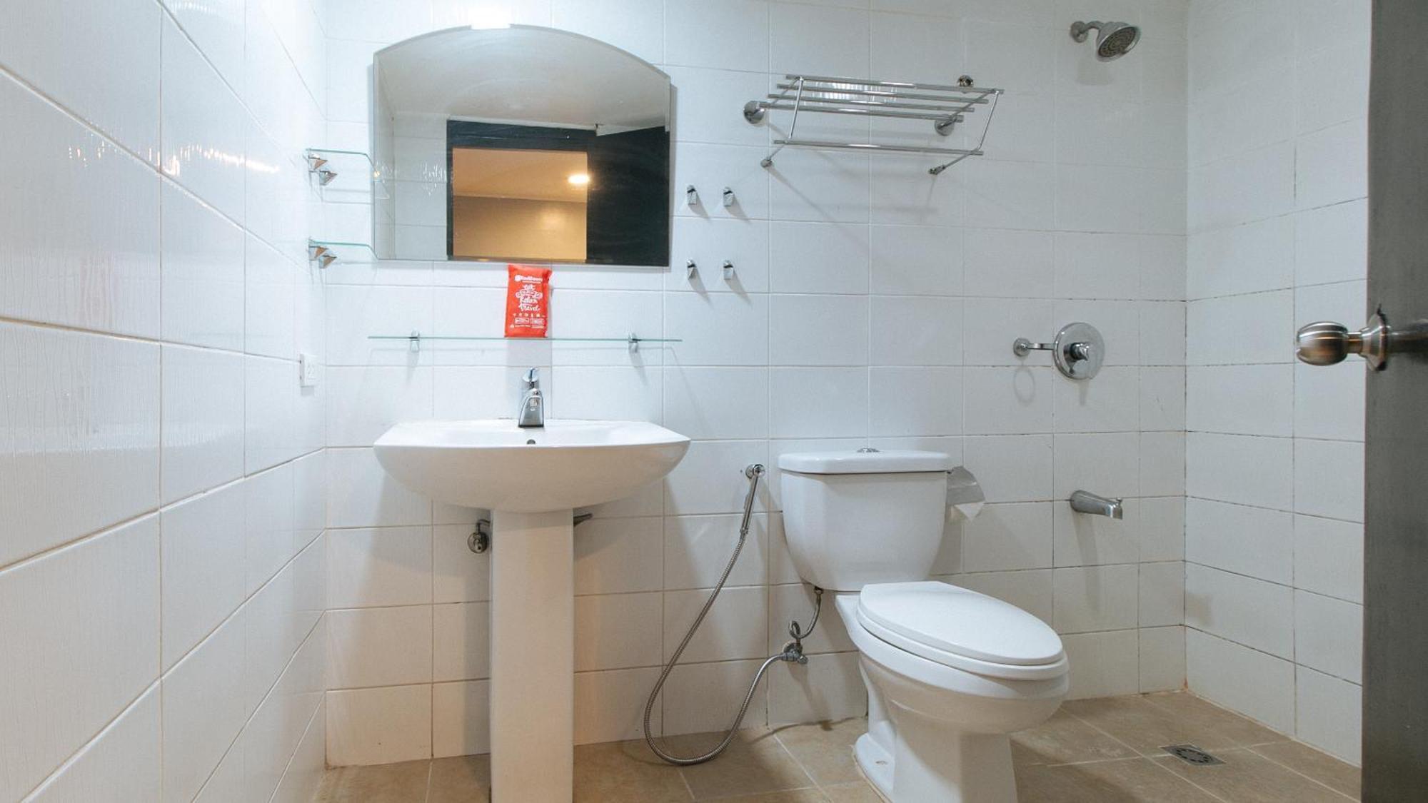 Reddoorz At Dbuilders Rooms Bangkal Makati Makati City Exterior foto