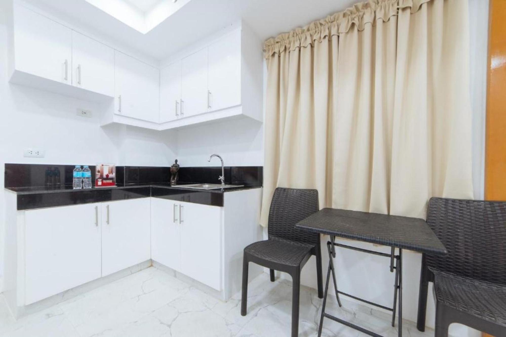 Reddoorz At Dbuilders Rooms Bangkal Makati Makati City Exterior foto