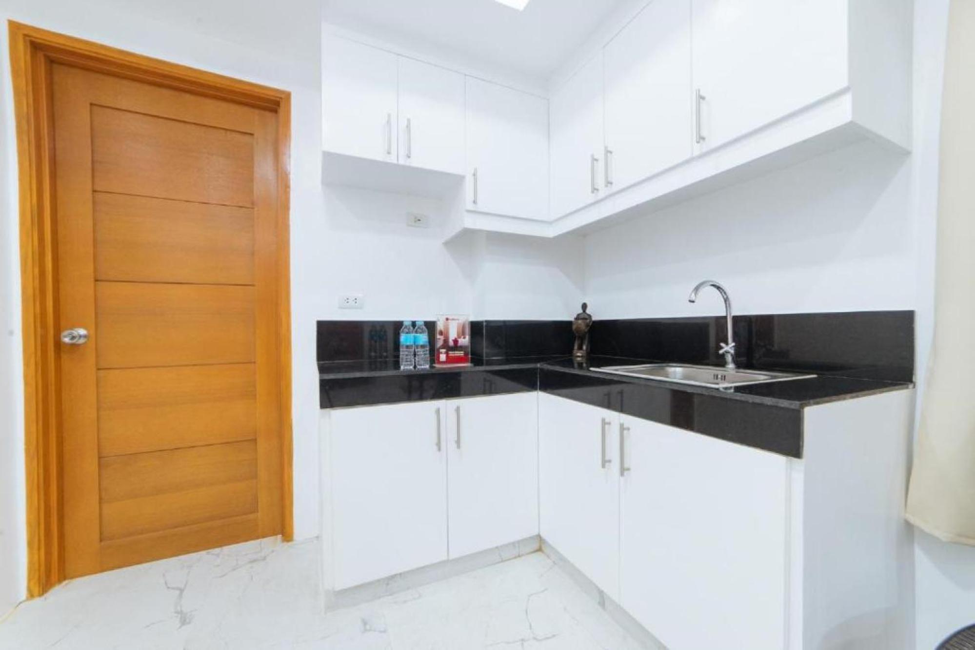 Reddoorz At Dbuilders Rooms Bangkal Makati Makati City Exterior foto