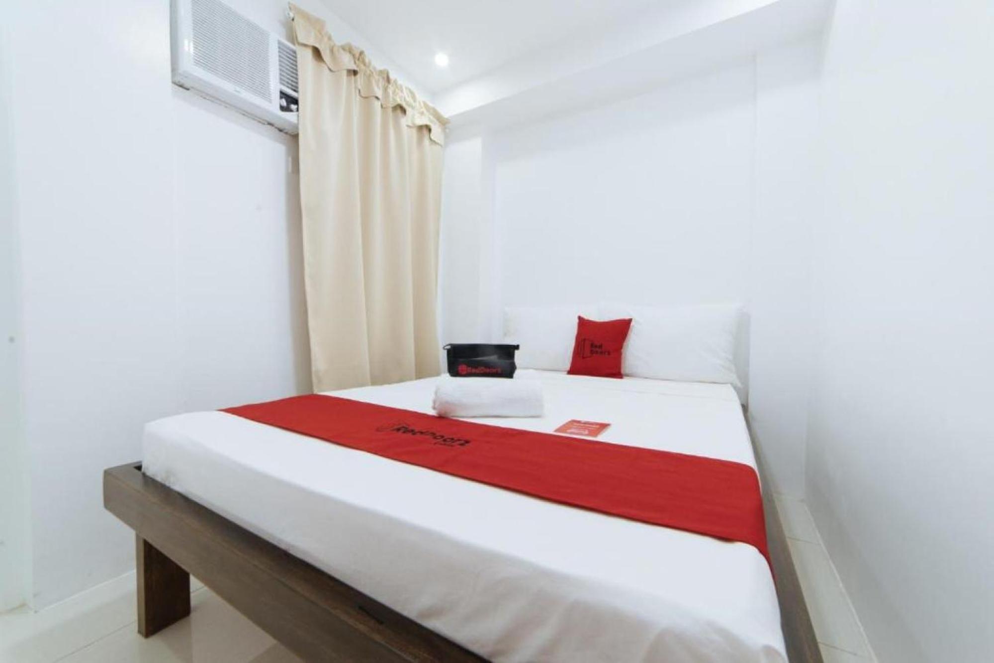 Reddoorz At Dbuilders Rooms Bangkal Makati Makati City Exterior foto