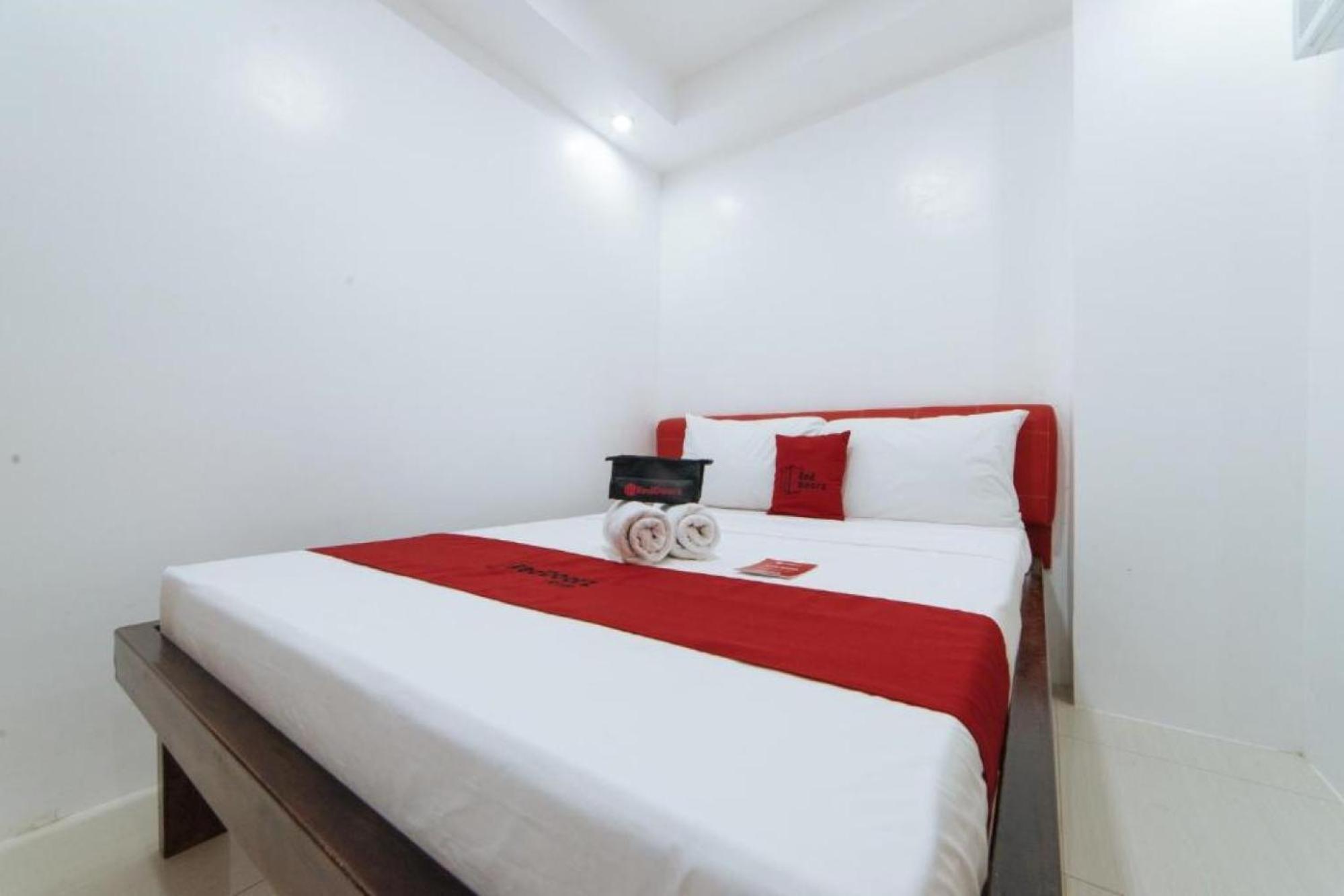 Reddoorz At Dbuilders Rooms Bangkal Makati Makati City Exterior foto