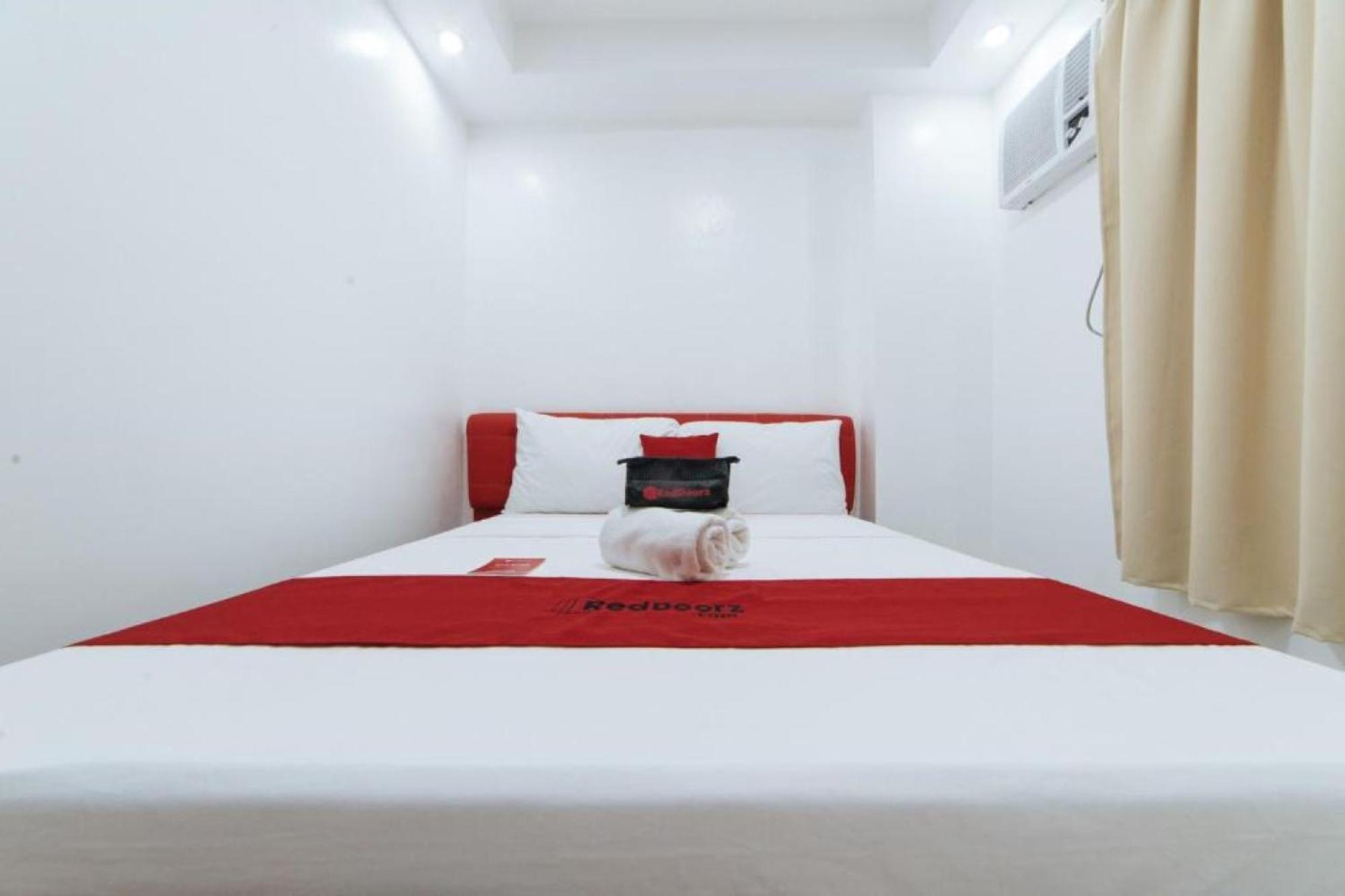 Reddoorz At Dbuilders Rooms Bangkal Makati Makati City Exterior foto