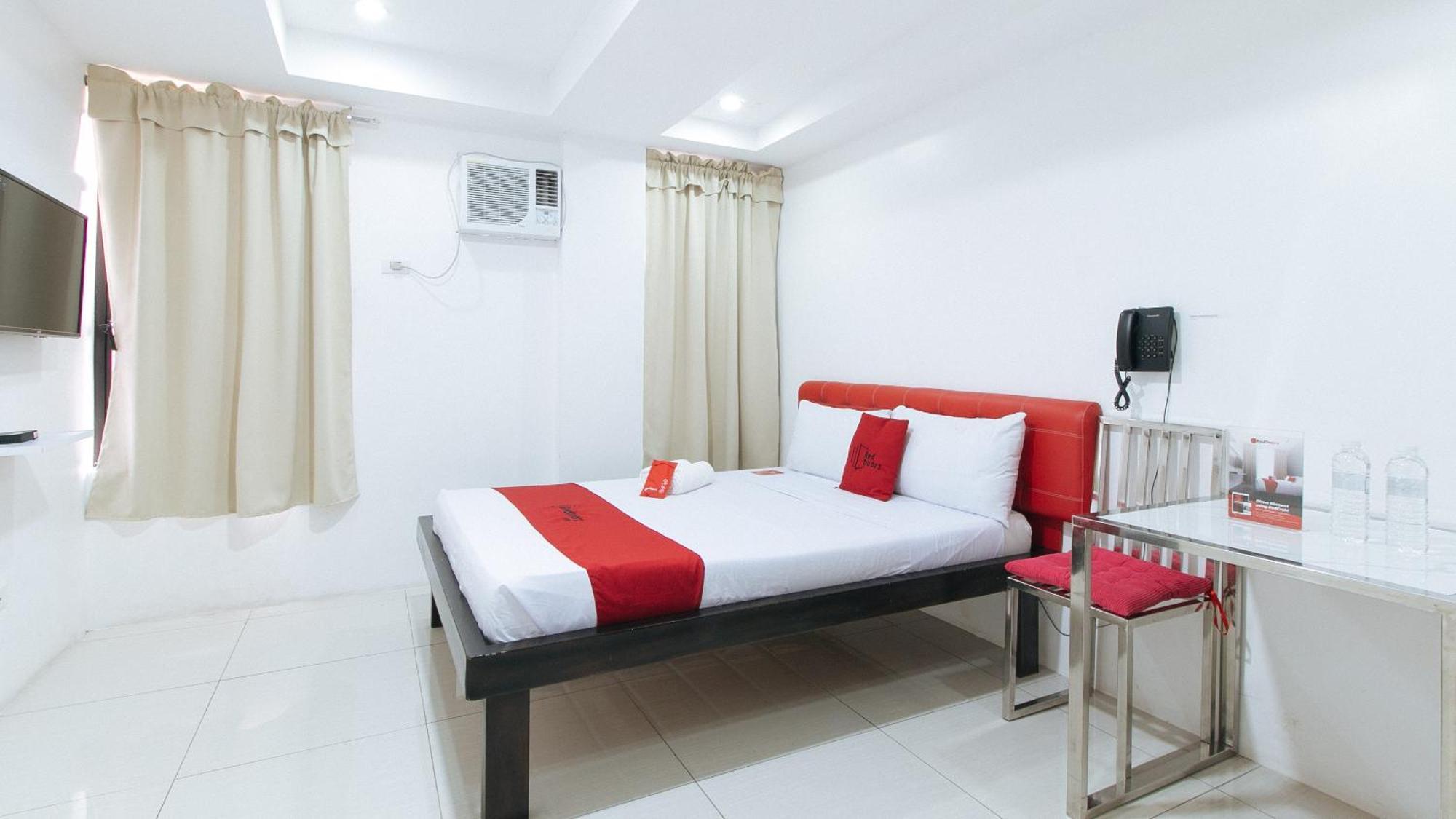 Reddoorz At Dbuilders Rooms Bangkal Makati Makati City Exterior foto