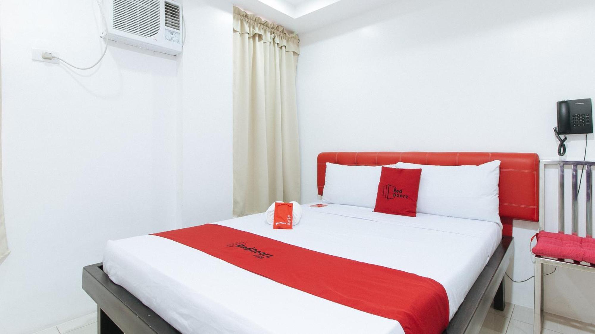 Reddoorz At Dbuilders Rooms Bangkal Makati Makati City Exterior foto