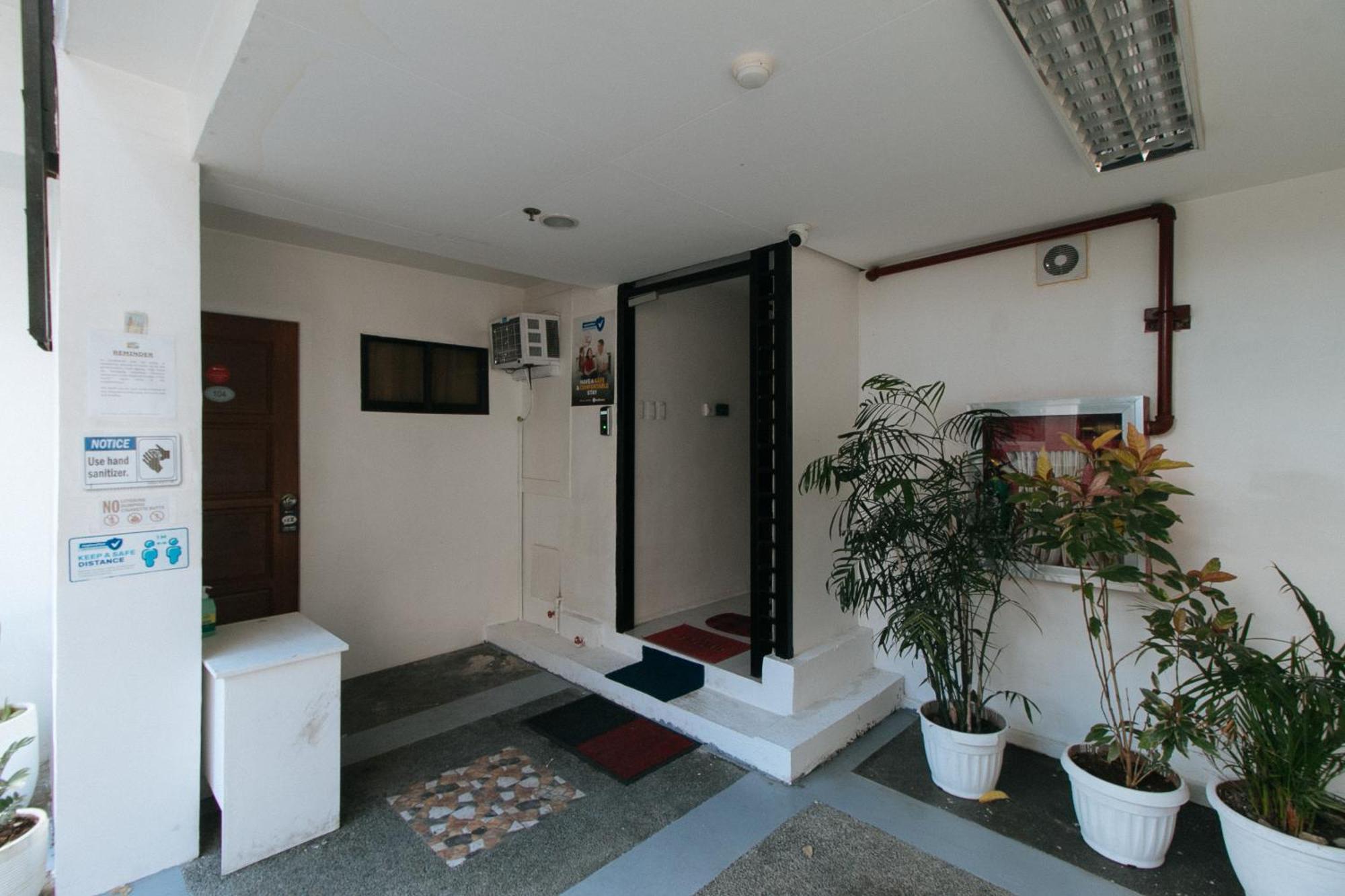 Reddoorz At Dbuilders Rooms Bangkal Makati Makati City Exterior foto