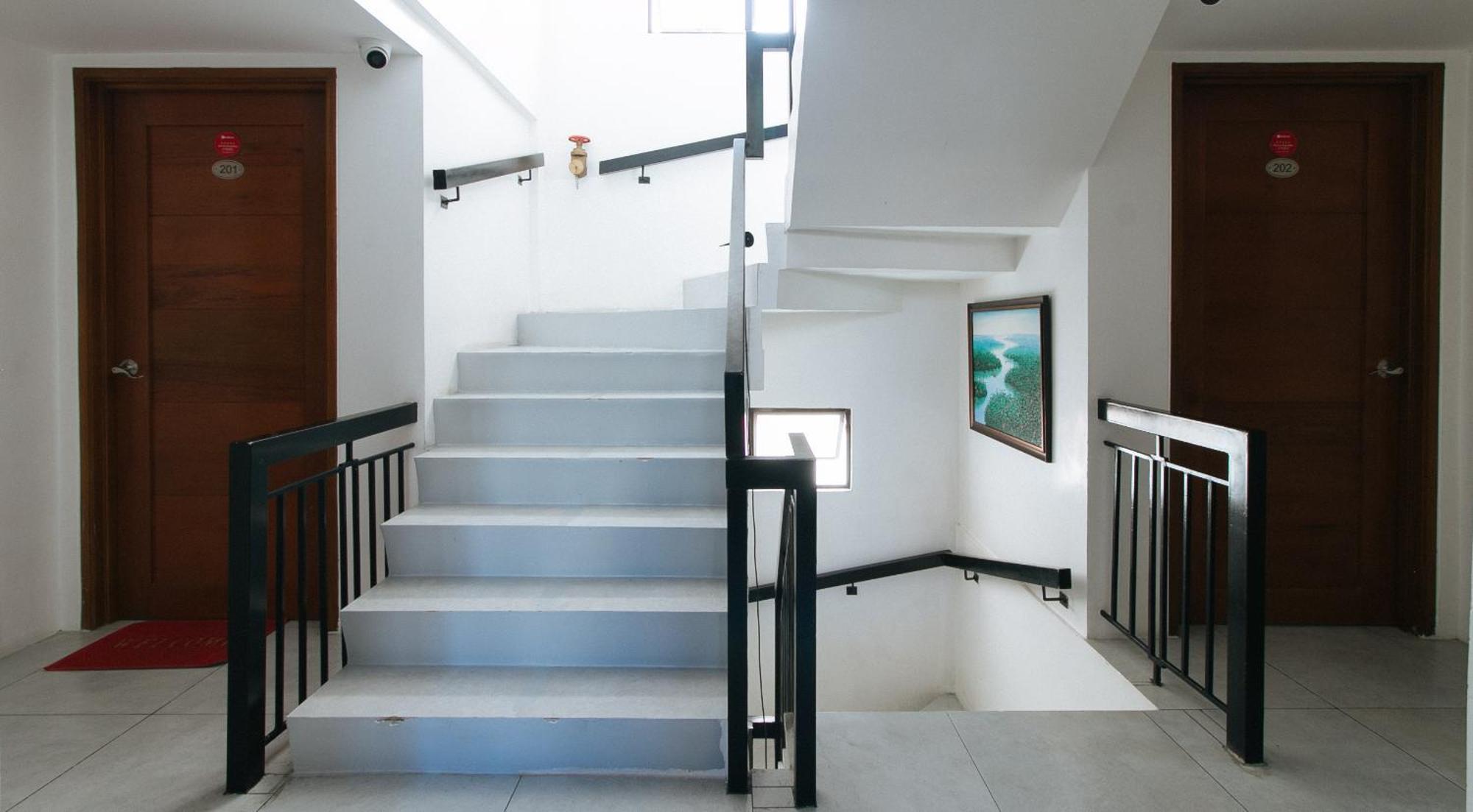 Reddoorz At Dbuilders Rooms Bangkal Makati Makati City Exterior foto