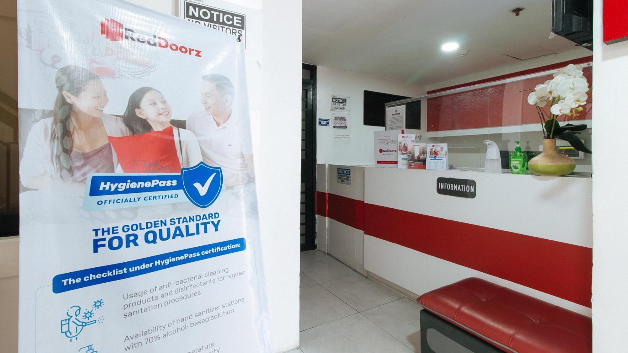 Reddoorz At Dbuilders Rooms Bangkal Makati Makati City Exterior foto