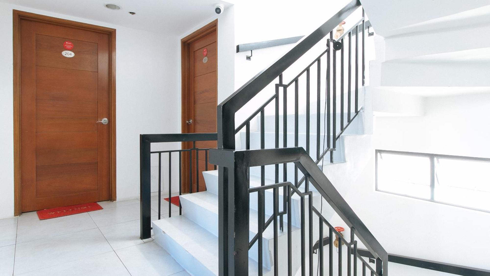Reddoorz At Dbuilders Rooms Bangkal Makati Makati City Exterior foto